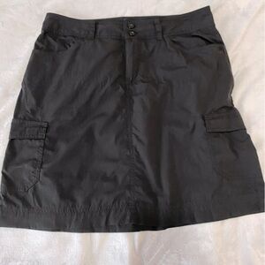 Patagonia women’s black cargo skirt